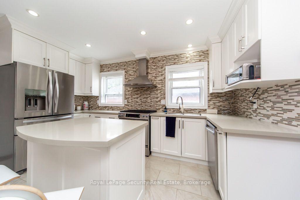 Photo 5 of 569 McRoberts Avenue, Toronto, Caledonia-Fairbank — HOMEH