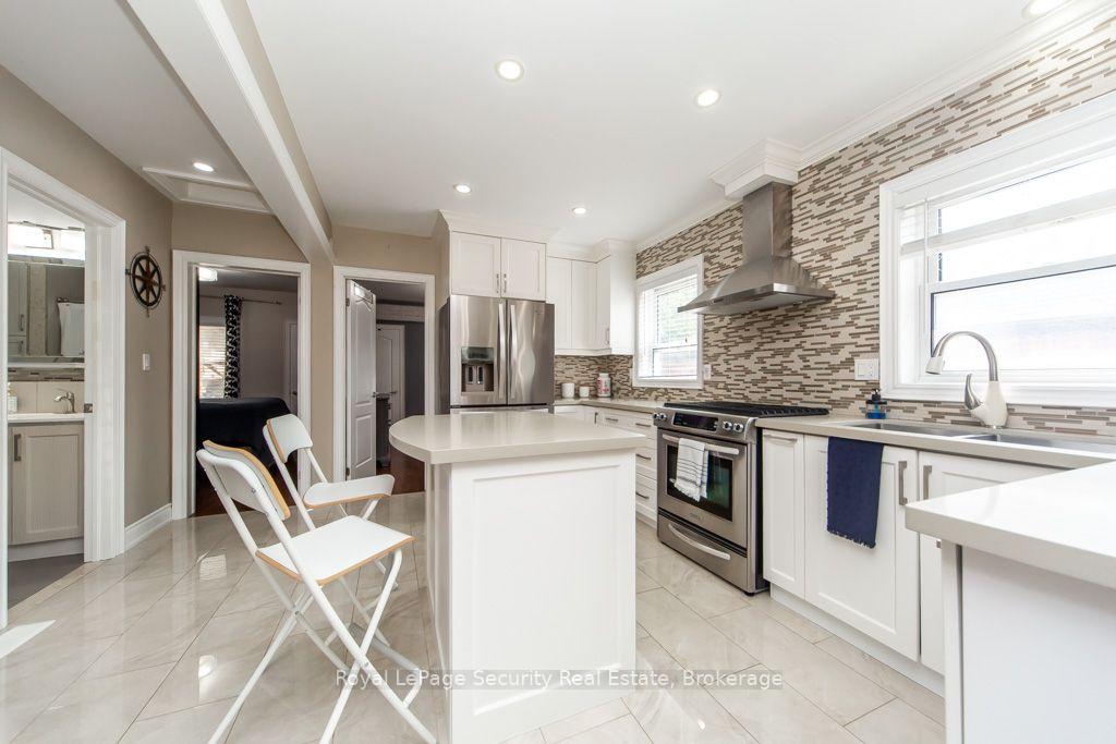 Photo 6 of 569 McRoberts Avenue, Toronto, Caledonia-Fairbank — HOMEH