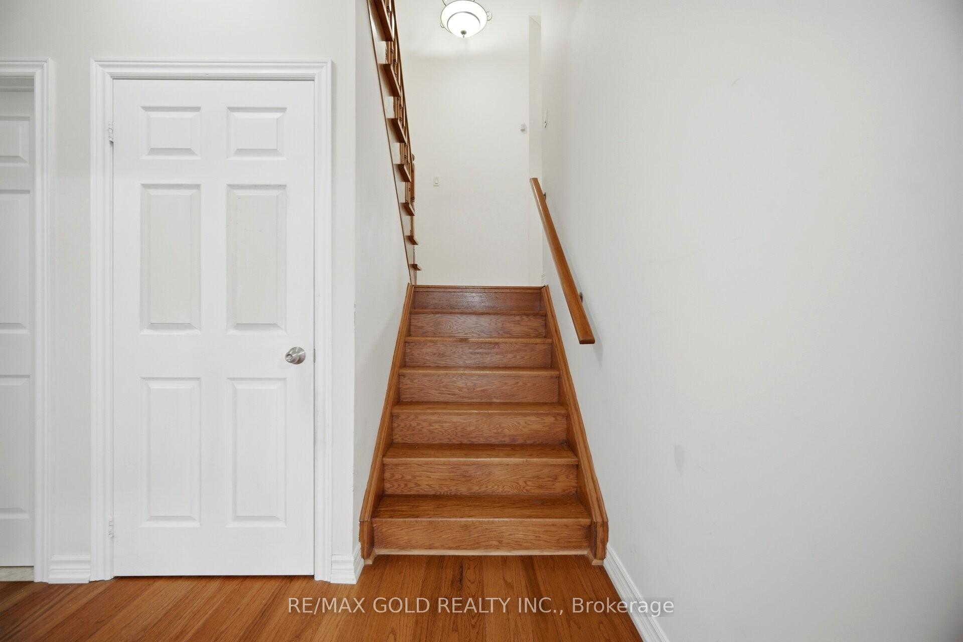 Photo 10 of 77 Trailside Walk, Brampton, Bramalea North Industrial — HOMEH