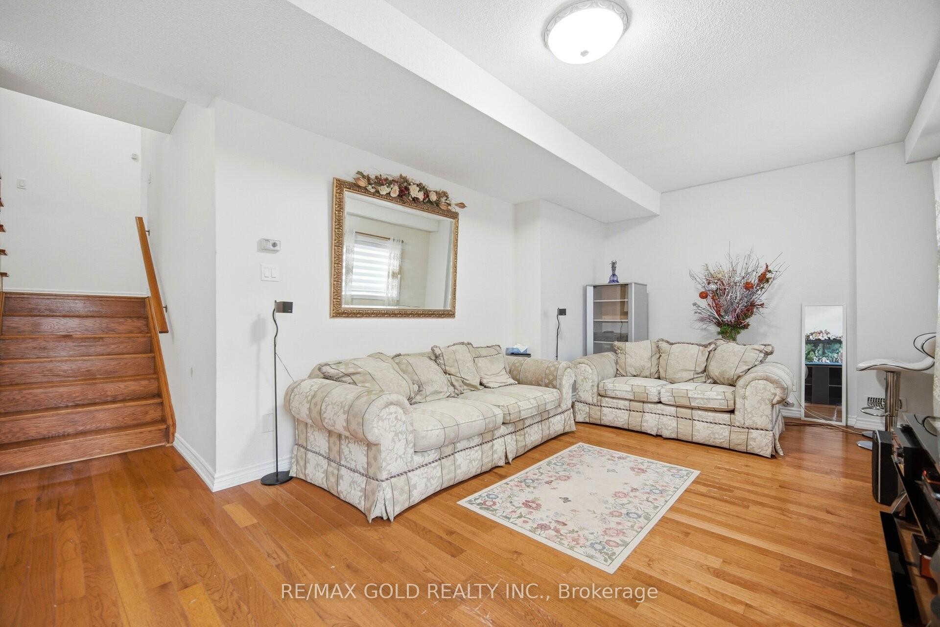 Photo 12 of 77 Trailside Walk, Brampton, Bramalea North Industrial — HOMEH