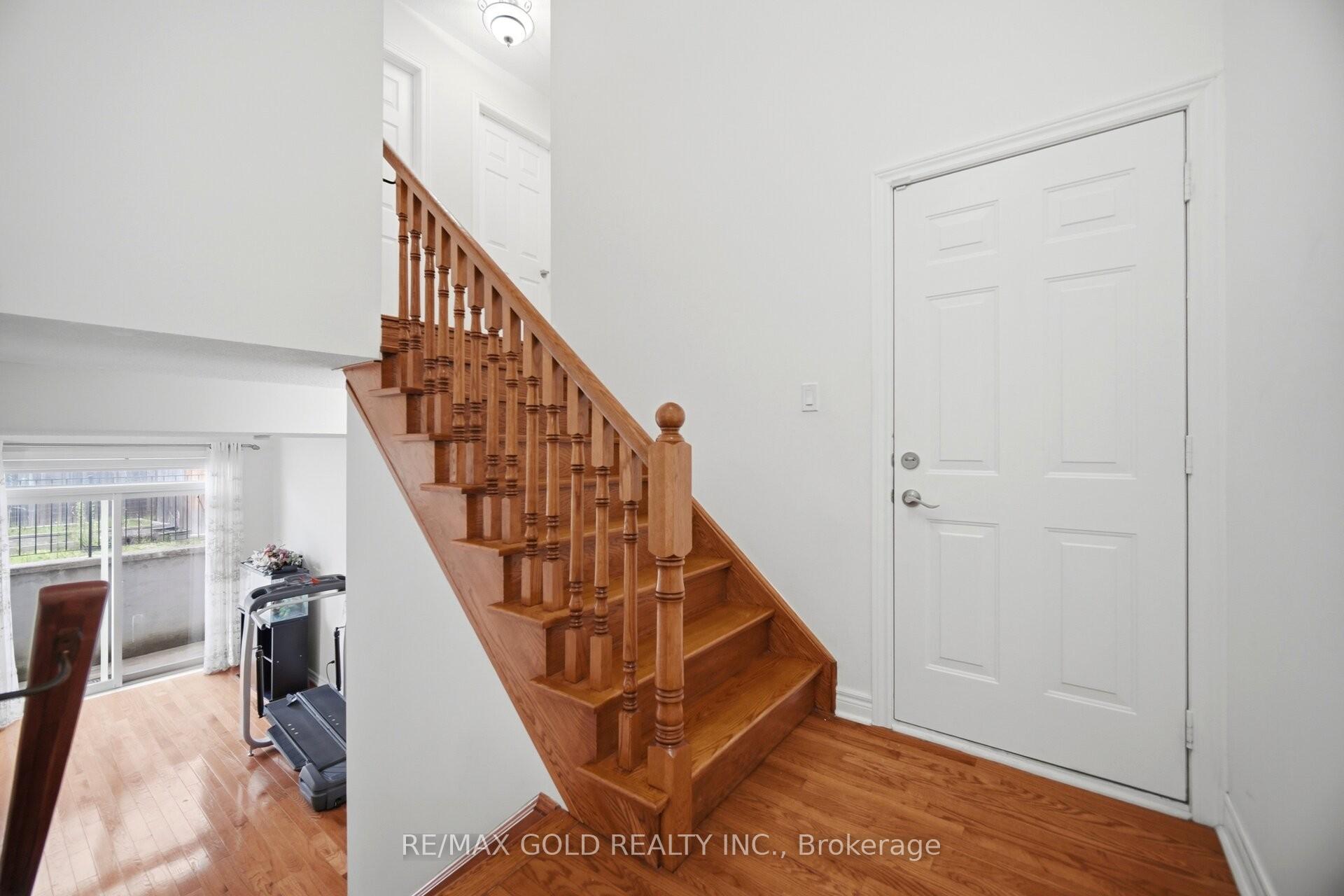 Photo 16 of 77 Trailside Walk, Brampton, Bramalea North Industrial — HOMEH