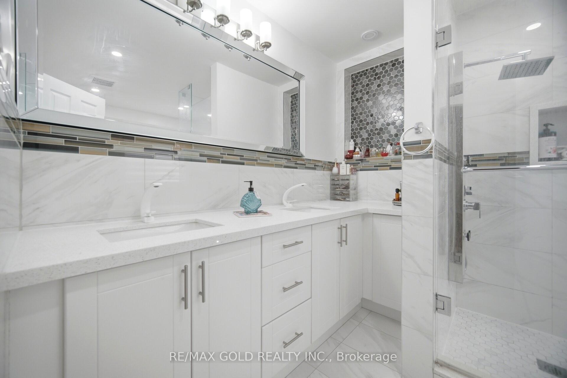 Photo 18 of 77 Trailside Walk, Brampton, Bramalea North Industrial — HOMEH