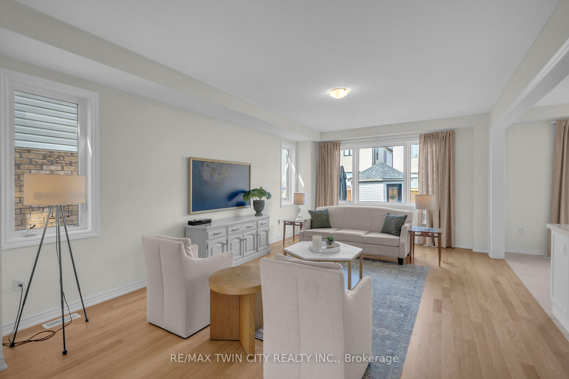 Photo 10 of 7 Mears Road, Brant, Paris — HOMEH