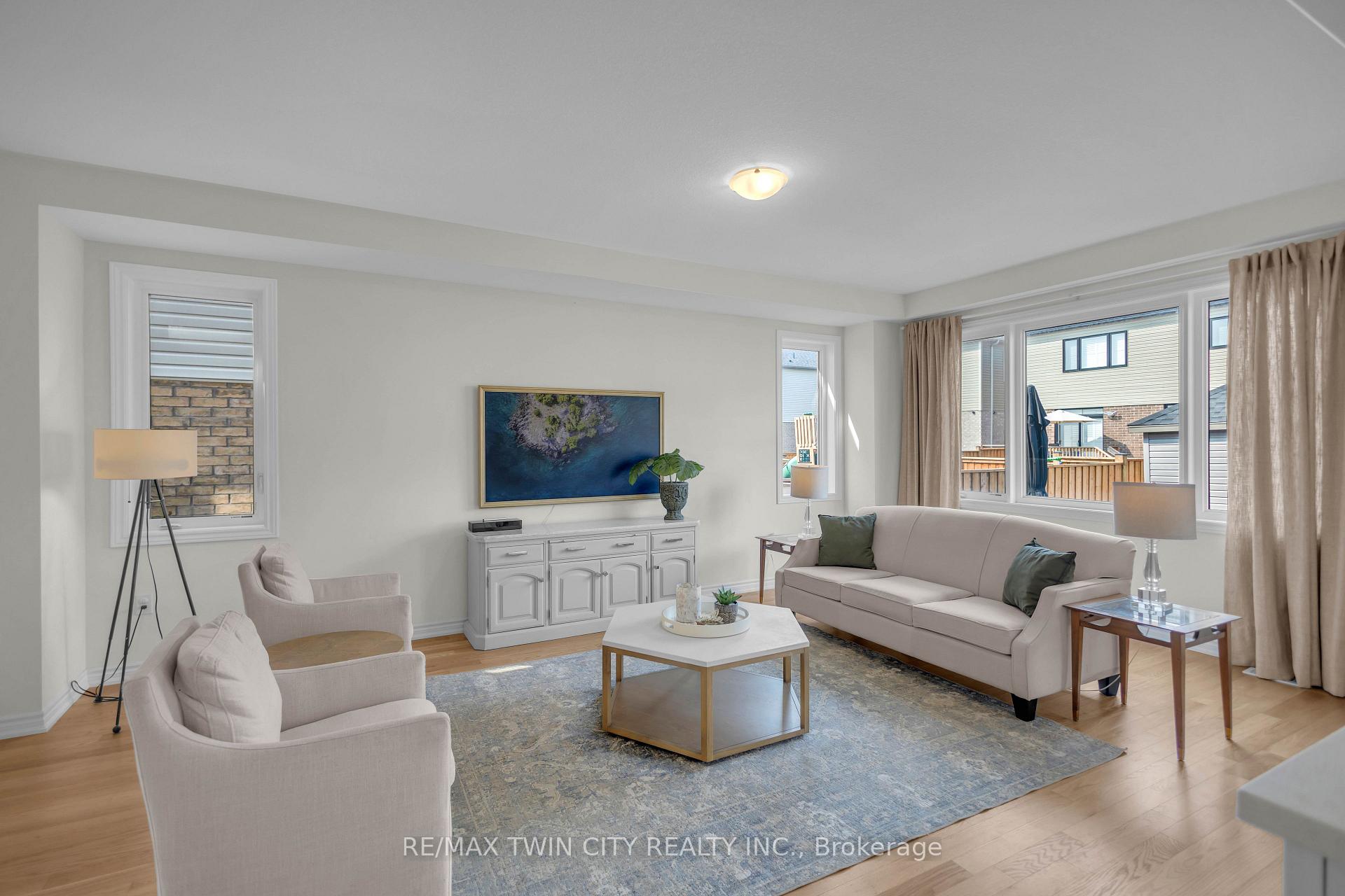 Photo 11 of 7 Mears Road, Brant, Paris — HOMEH