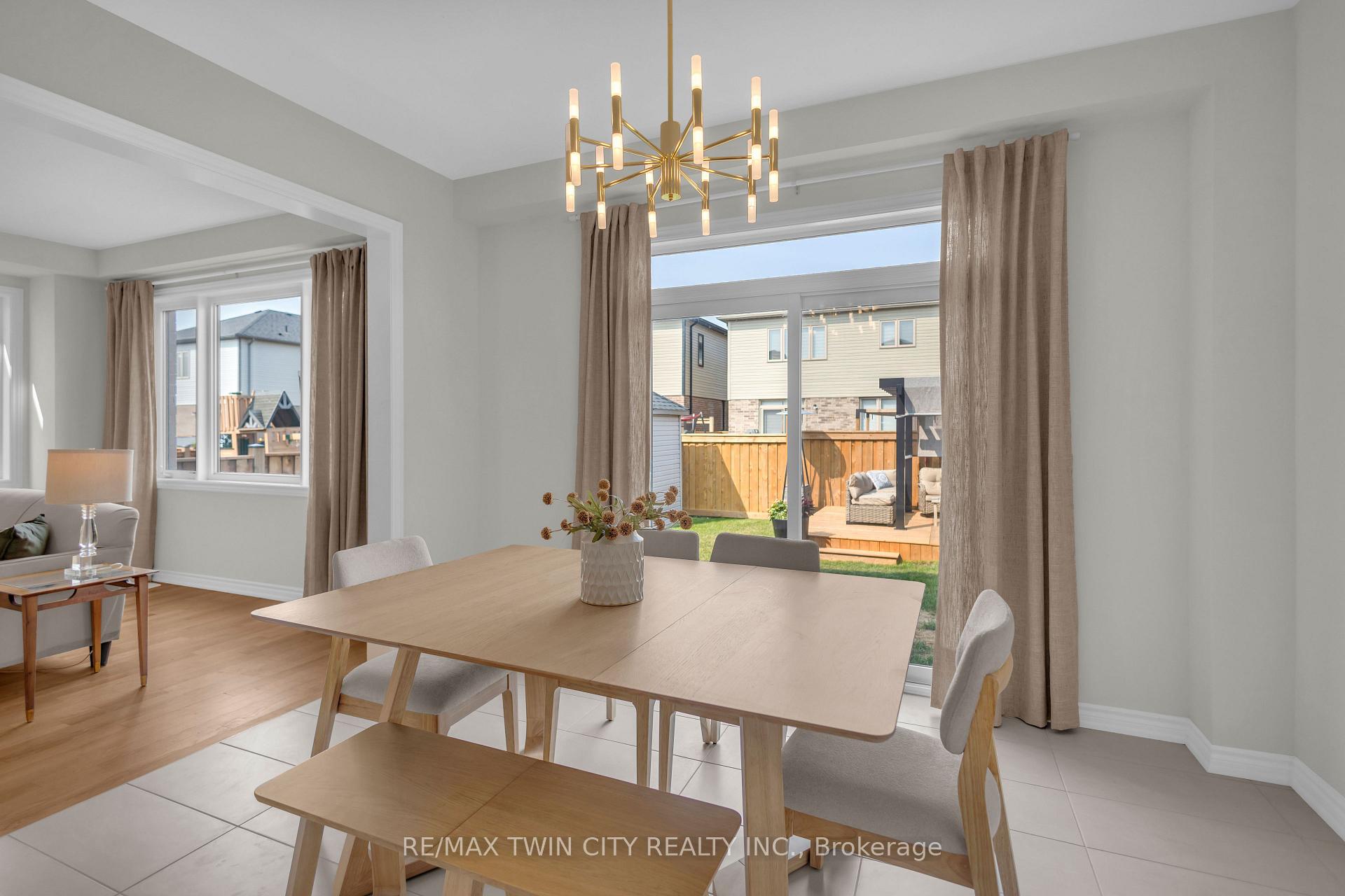 Photo 20 of 7 Mears Road, Brant, Paris — HOMEH