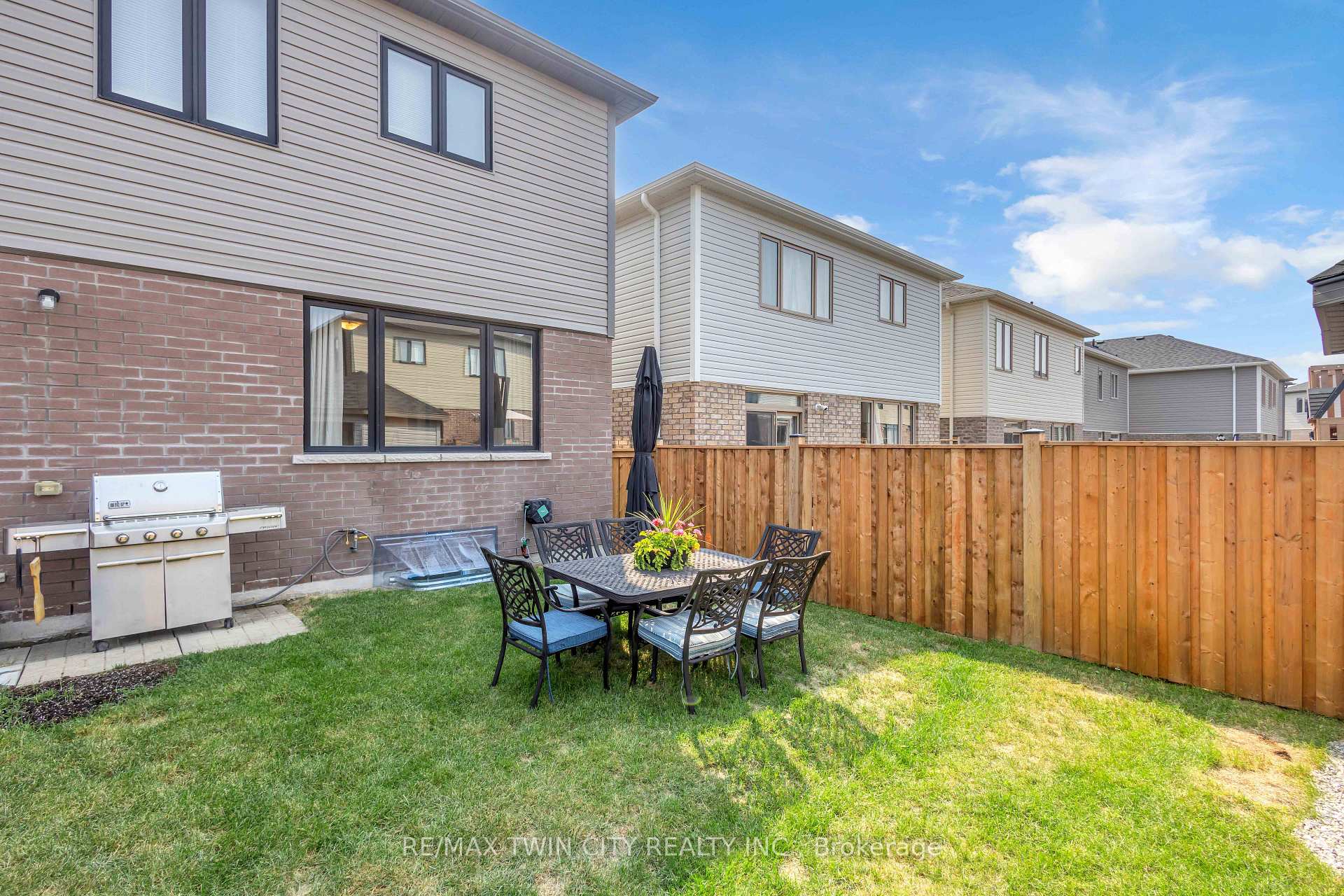 Photo 38 of 7 Mears Road, Brant, Paris — HOMEH