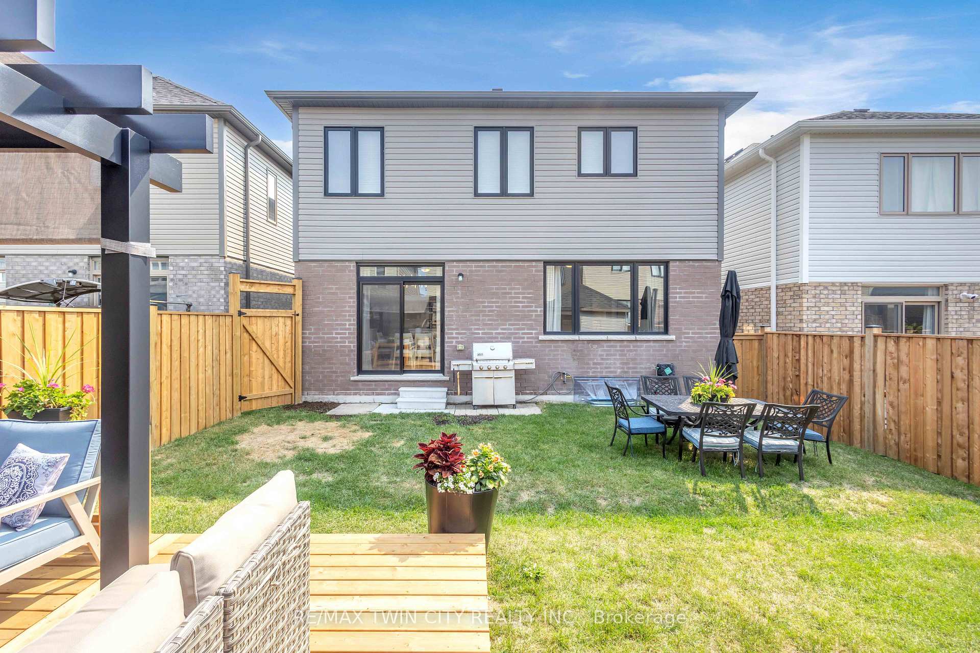 Photo 39 of 7 Mears Road, Brant, Paris — HOMEH