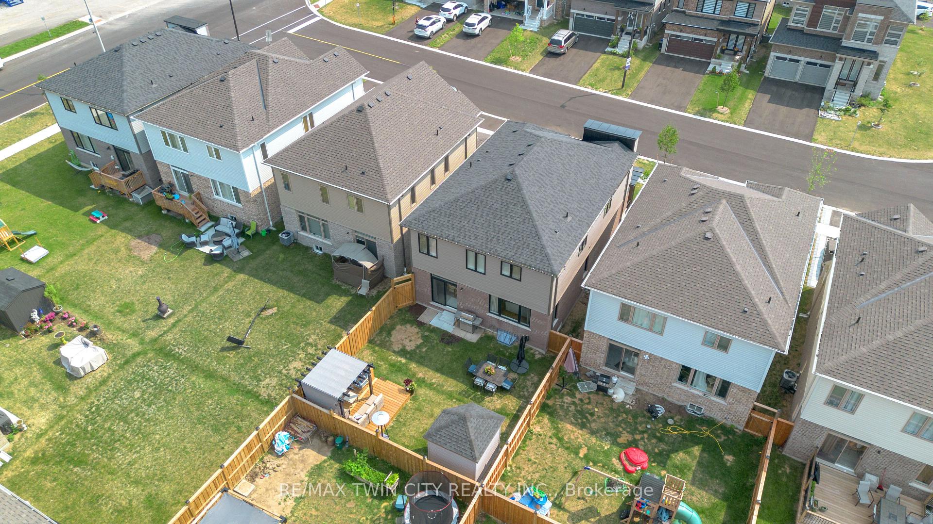 Photo 43 of 7 Mears Road, Brant, Paris — HOMEH