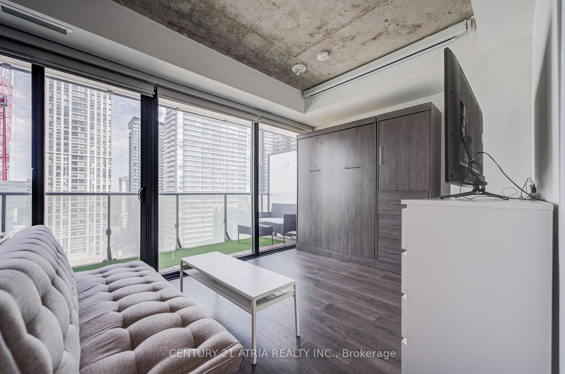 Photo 6 of Unit 1804, 161 Roehampton Avenue, Toronto, Mount Pleasant West — HOMEH