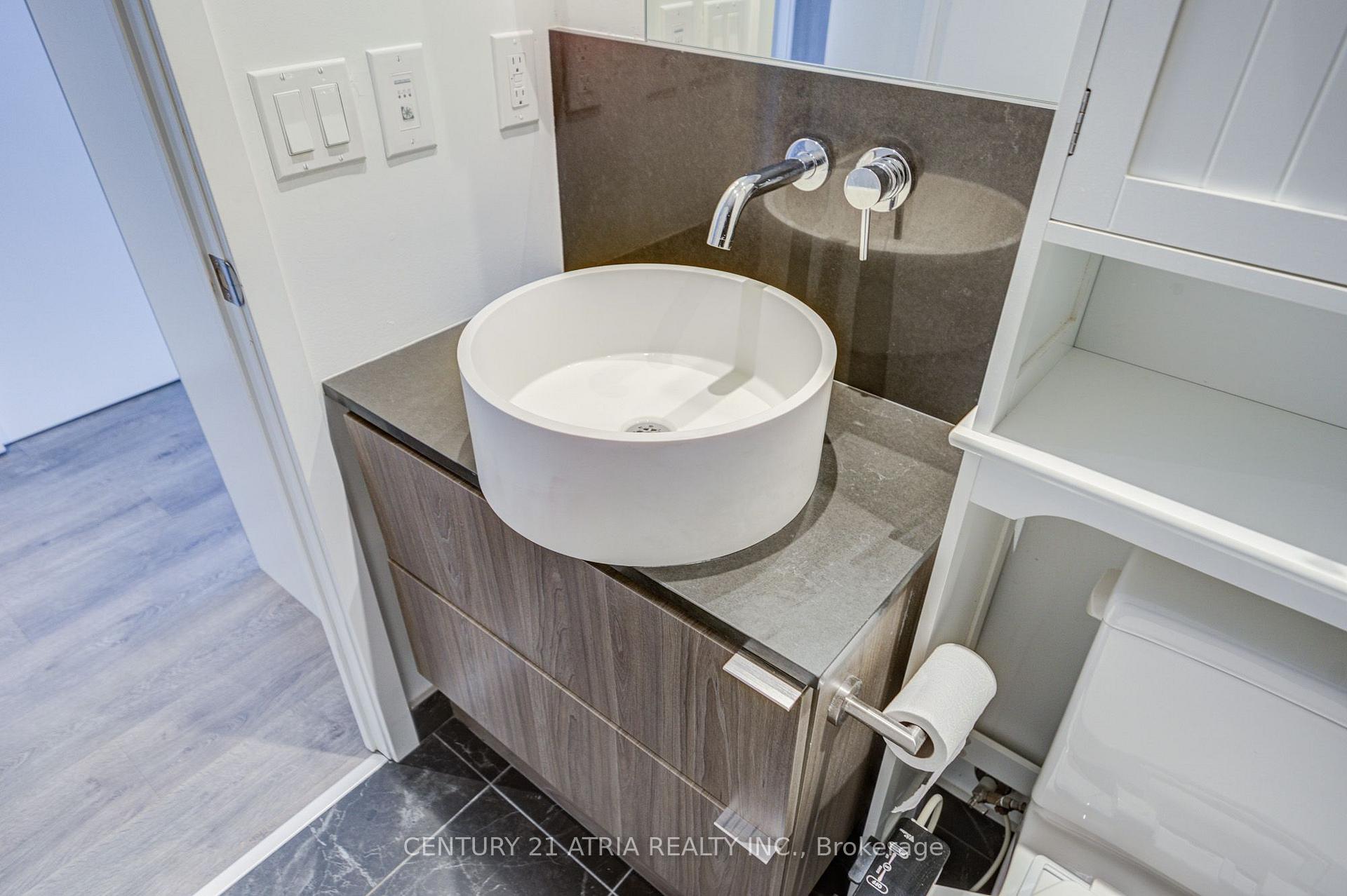 Photo 15 of Unit 1804, 161 Roehampton Avenue, Toronto, Mount Pleasant West — HOMEH