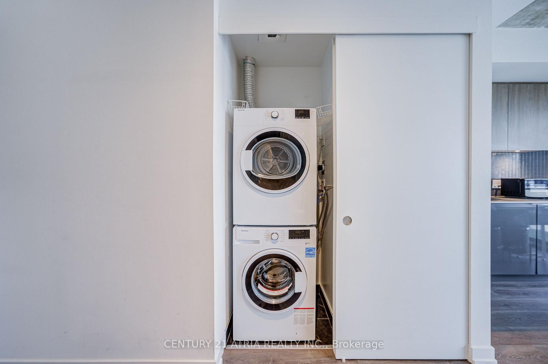 Photo 16 of Unit 1804, 161 Roehampton Avenue, Toronto, Mount Pleasant West — HOMEH