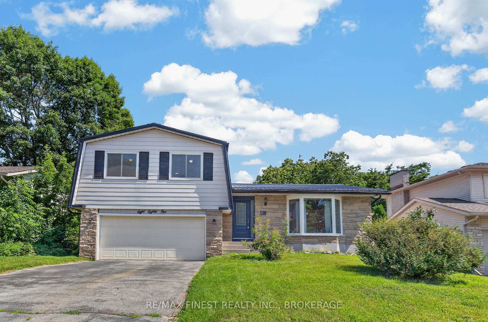 Photo 1 of 881 Ludgate Crescent, Kingston, South of Taylor-Kidd Blvd — HOMEH