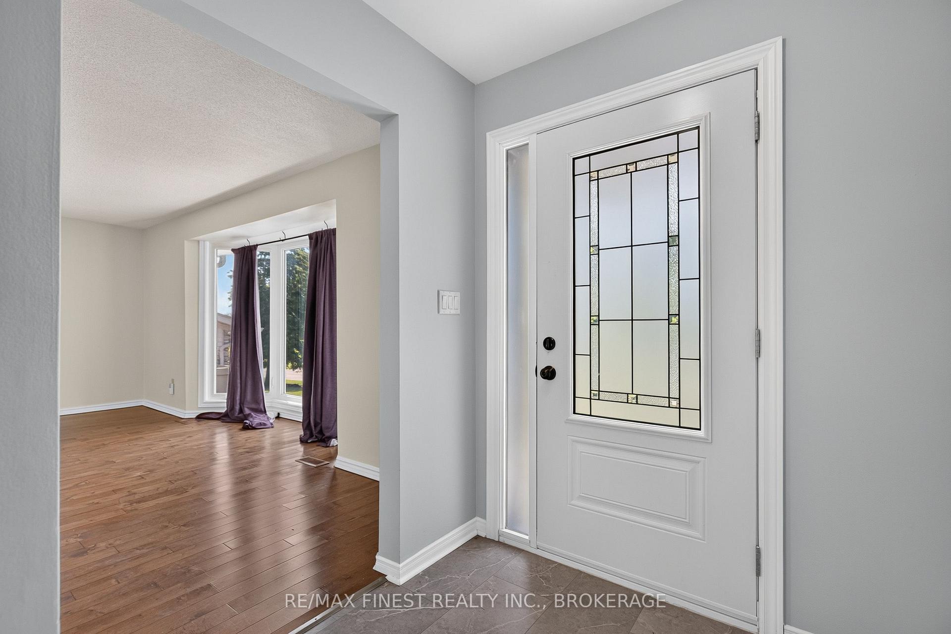 Photo 4 of 881 Ludgate Crescent, Kingston, South of Taylor-Kidd Blvd — HOMEH