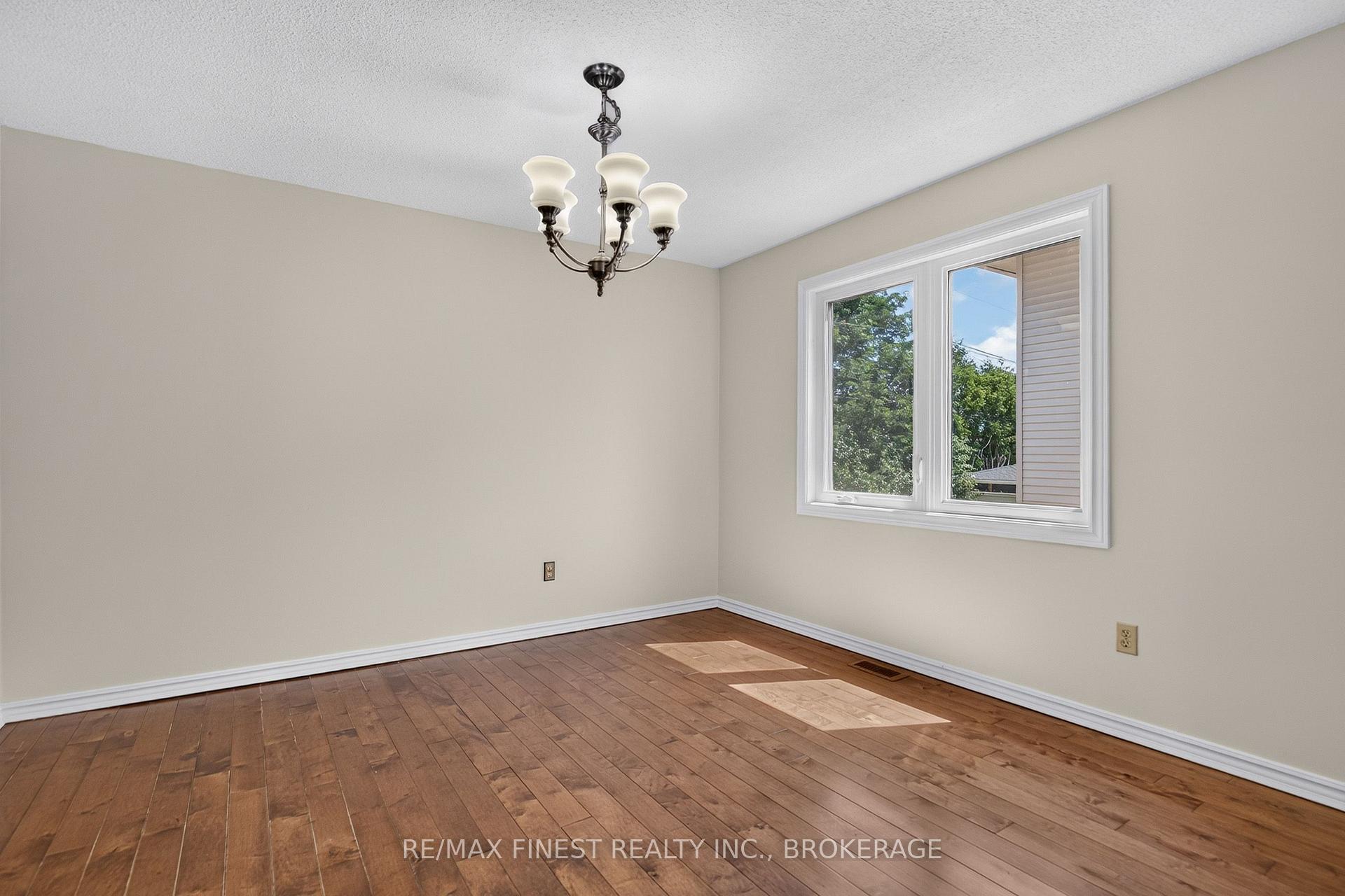 Photo 9 of 881 Ludgate Crescent, Kingston, South of Taylor-Kidd Blvd — HOMEH