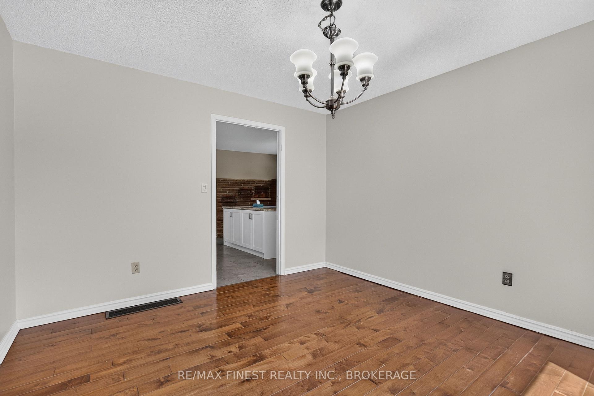 Photo 10 of 881 Ludgate Crescent, Kingston, South of Taylor-Kidd Blvd — HOMEH