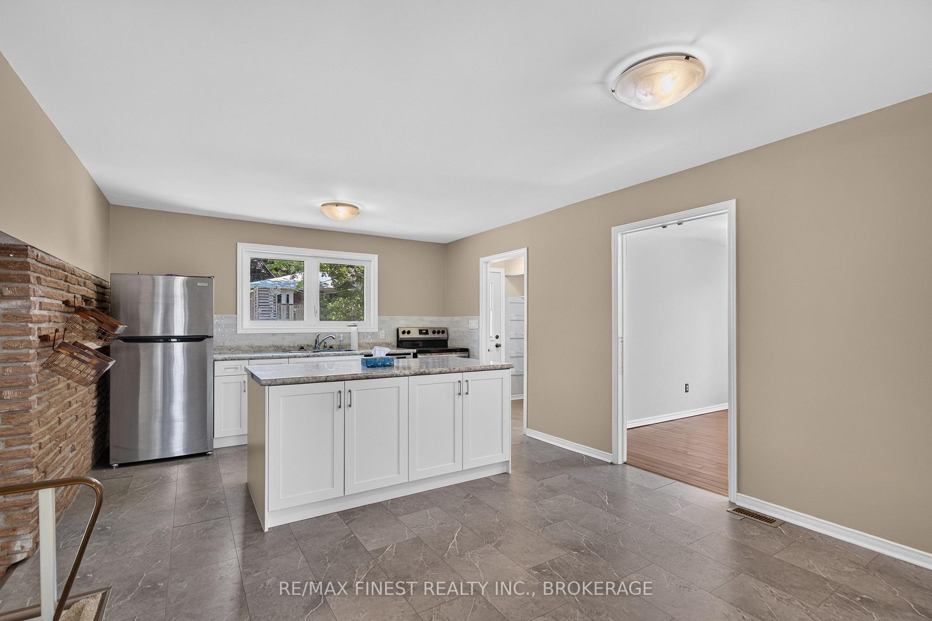 Photo 11 of 881 Ludgate Crescent, Kingston, South of Taylor-Kidd Blvd — HOMEH