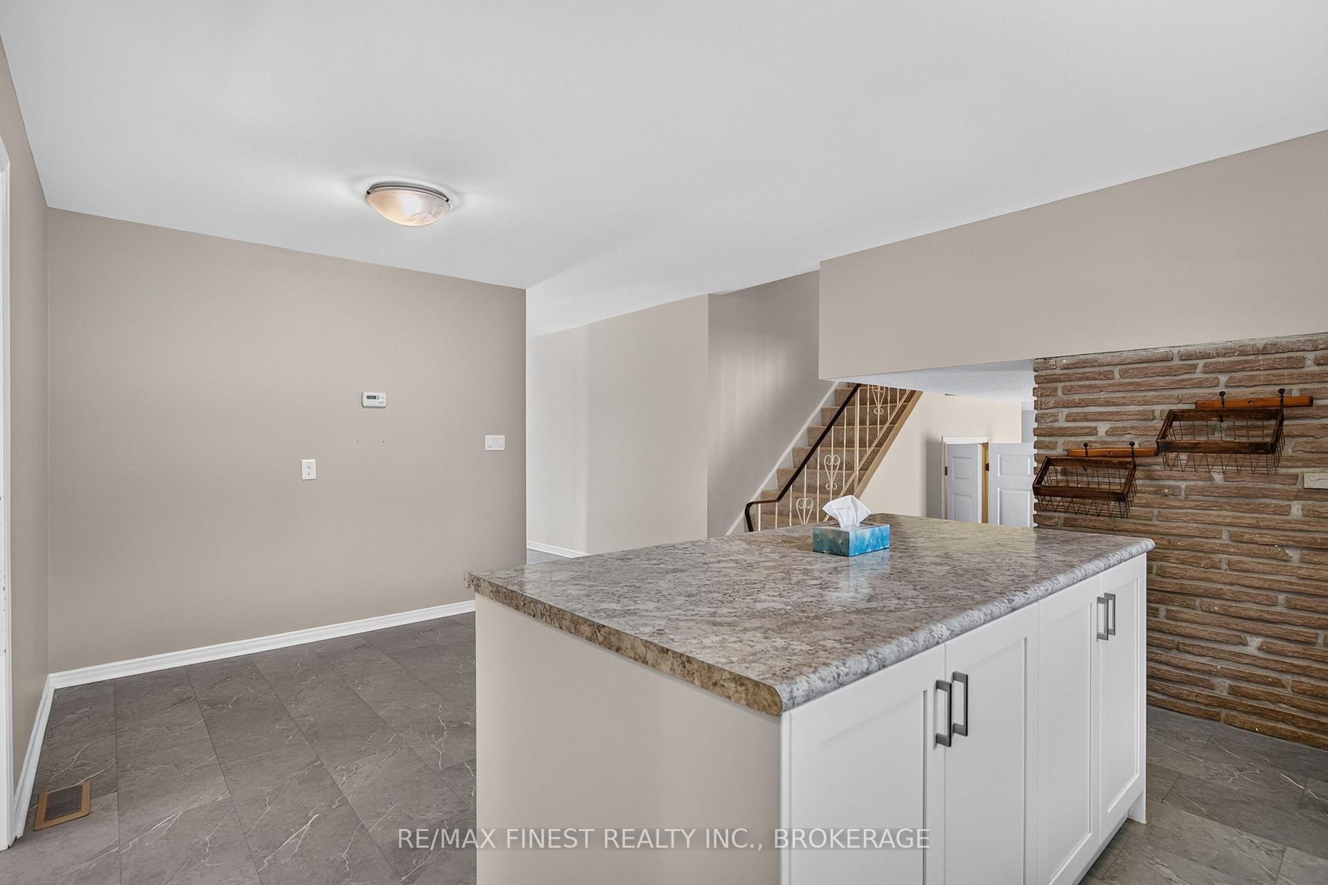 Photo 14 of 881 Ludgate Crescent, Kingston, South of Taylor-Kidd Blvd — HOMEH