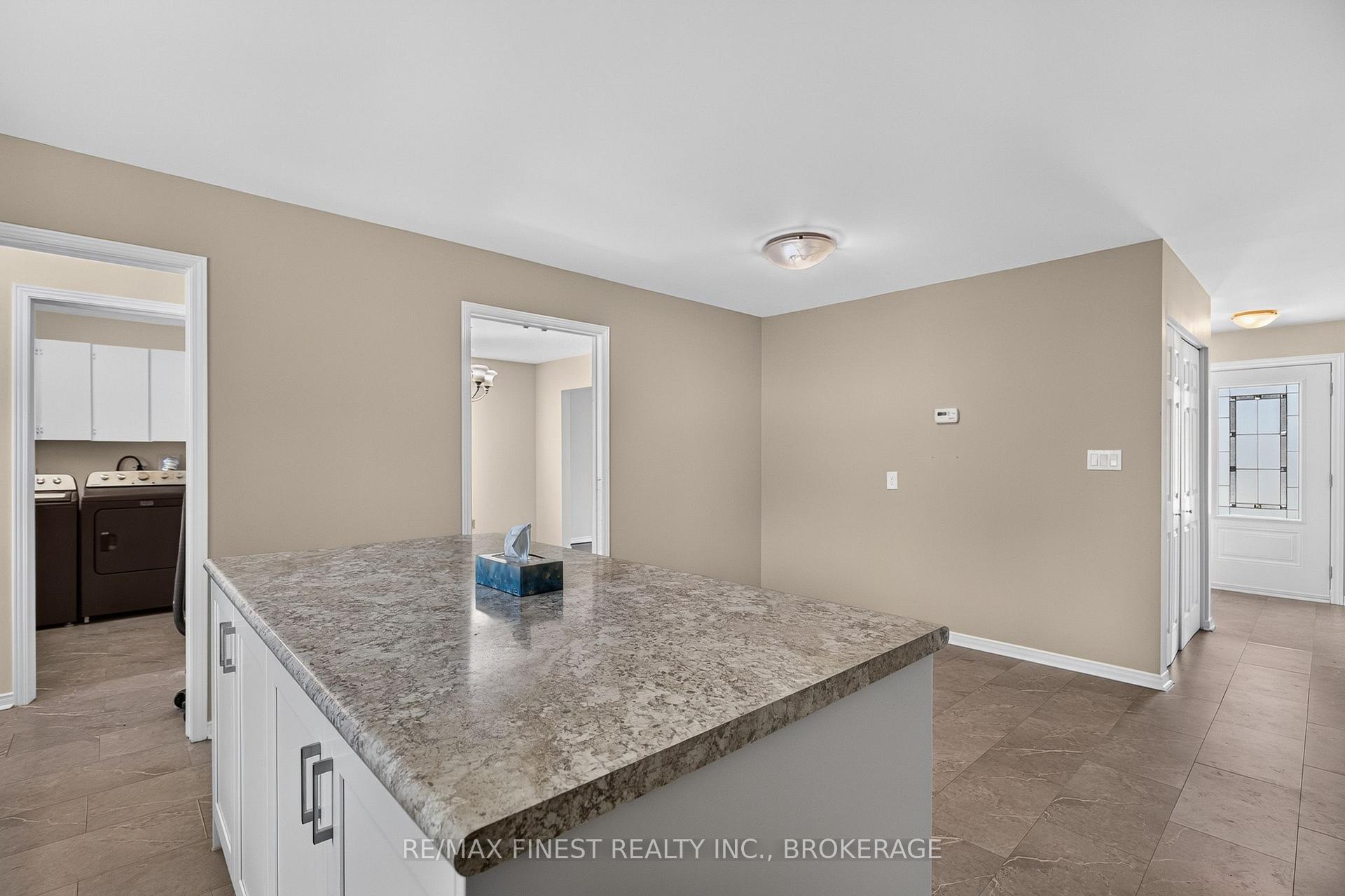 Photo 18 of 881 Ludgate Crescent, Kingston, South of Taylor-Kidd Blvd — HOMEH