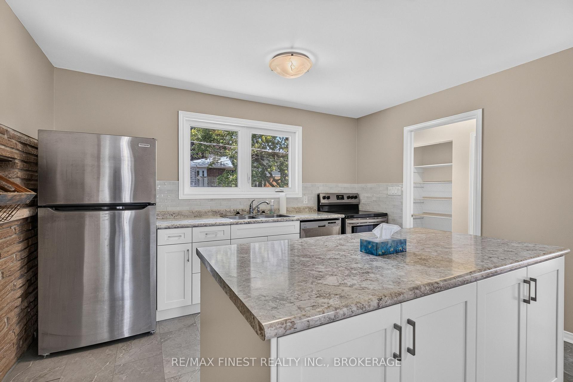 Photo 19 of 881 Ludgate Crescent, Kingston, South of Taylor-Kidd Blvd — HOMEH