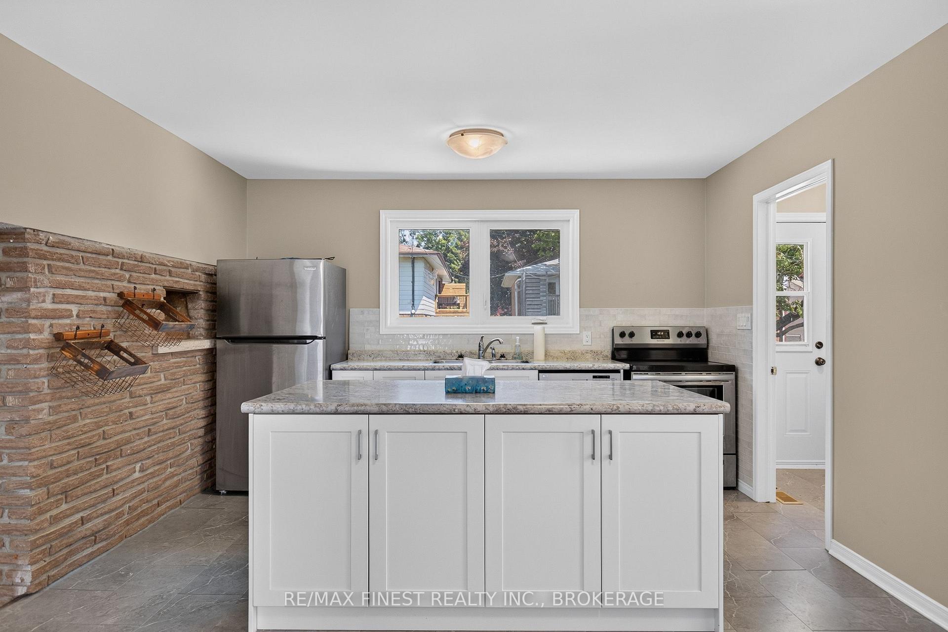 Photo 20 of 881 Ludgate Crescent, Kingston, South of Taylor-Kidd Blvd — HOMEH