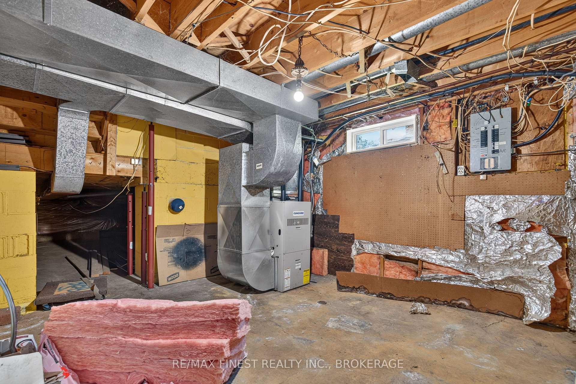 Photo 43 of 881 Ludgate Crescent, Kingston, South of Taylor-Kidd Blvd — HOMEH