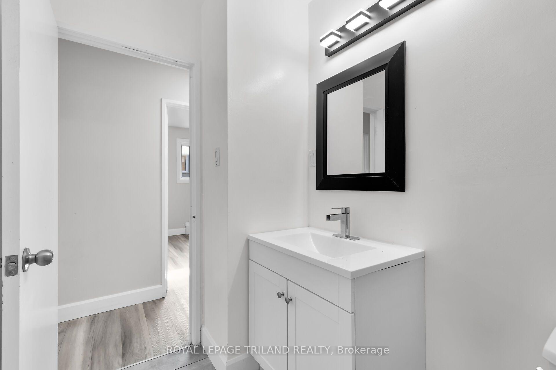 Photo 4 of Unit 2, 1566 Allen Place, London, East H — HOMEH