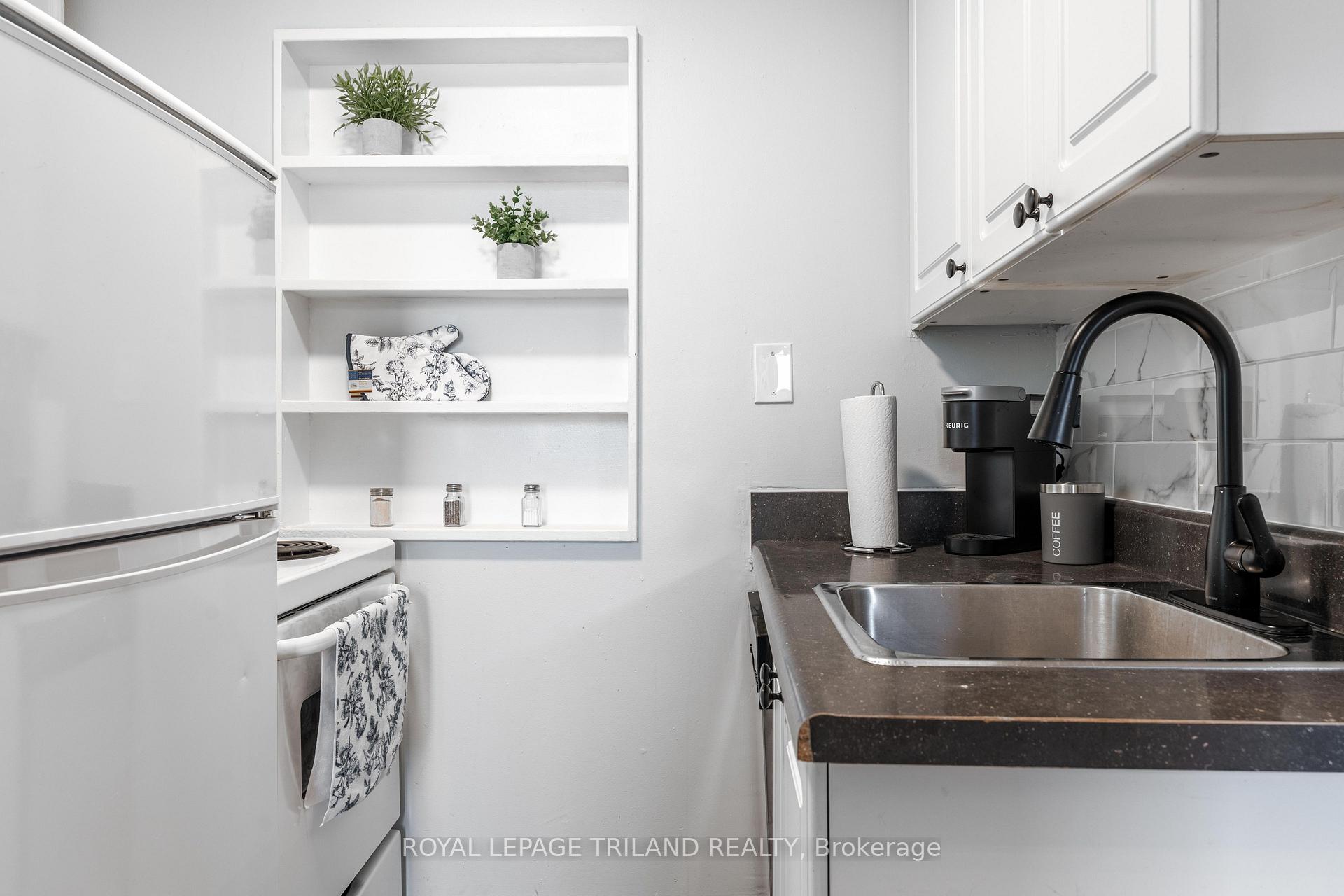 Photo 7 of Unit 8, 425 Mckenzie Avenue, London, South F — HOMEH