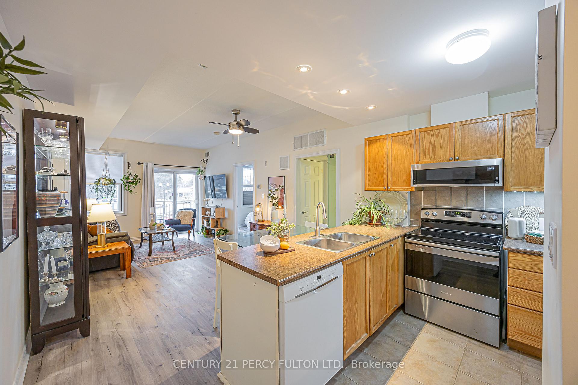 Photo 5 of Unit 211, 220 Main Street N, Uxbridge — HOMEH