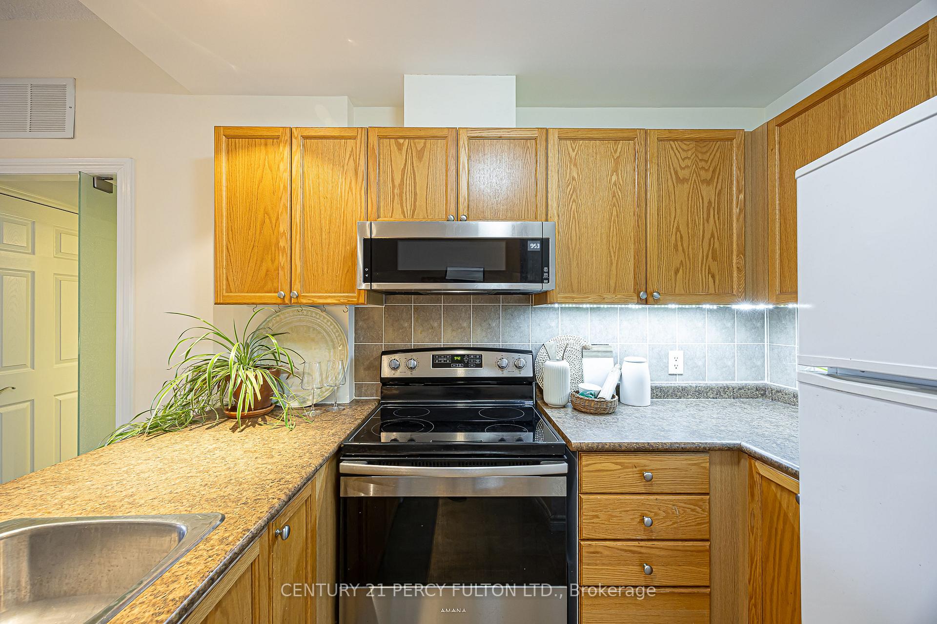 Photo 6 of Unit 211, 220 Main Street N, Uxbridge — HOMEH
