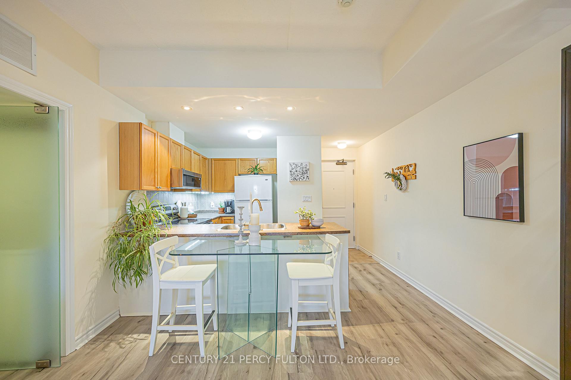 Photo 8 of Unit 211, 220 Main Street N, Uxbridge — HOMEH