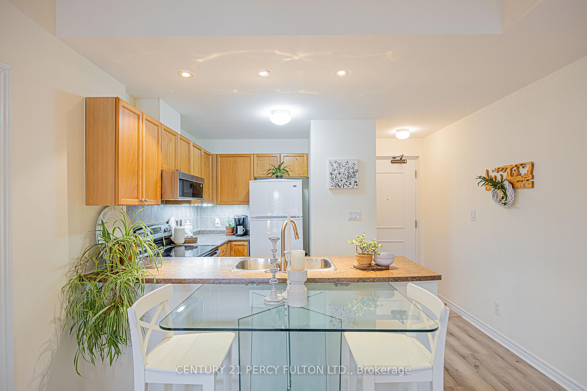 Photo 9 of Unit 211, 220 Main Street N, Uxbridge — HOMEH