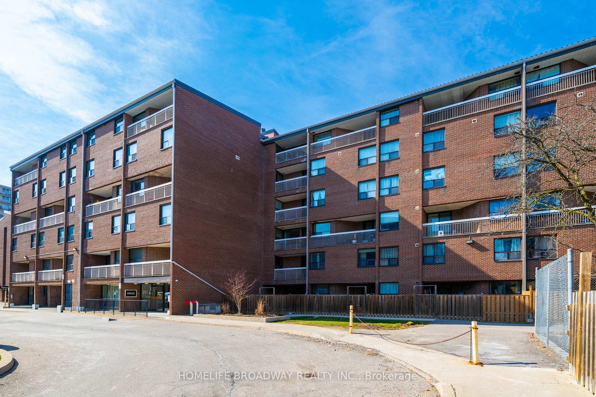 Photo of Unit 205, 4062 Lawrence Avenue E