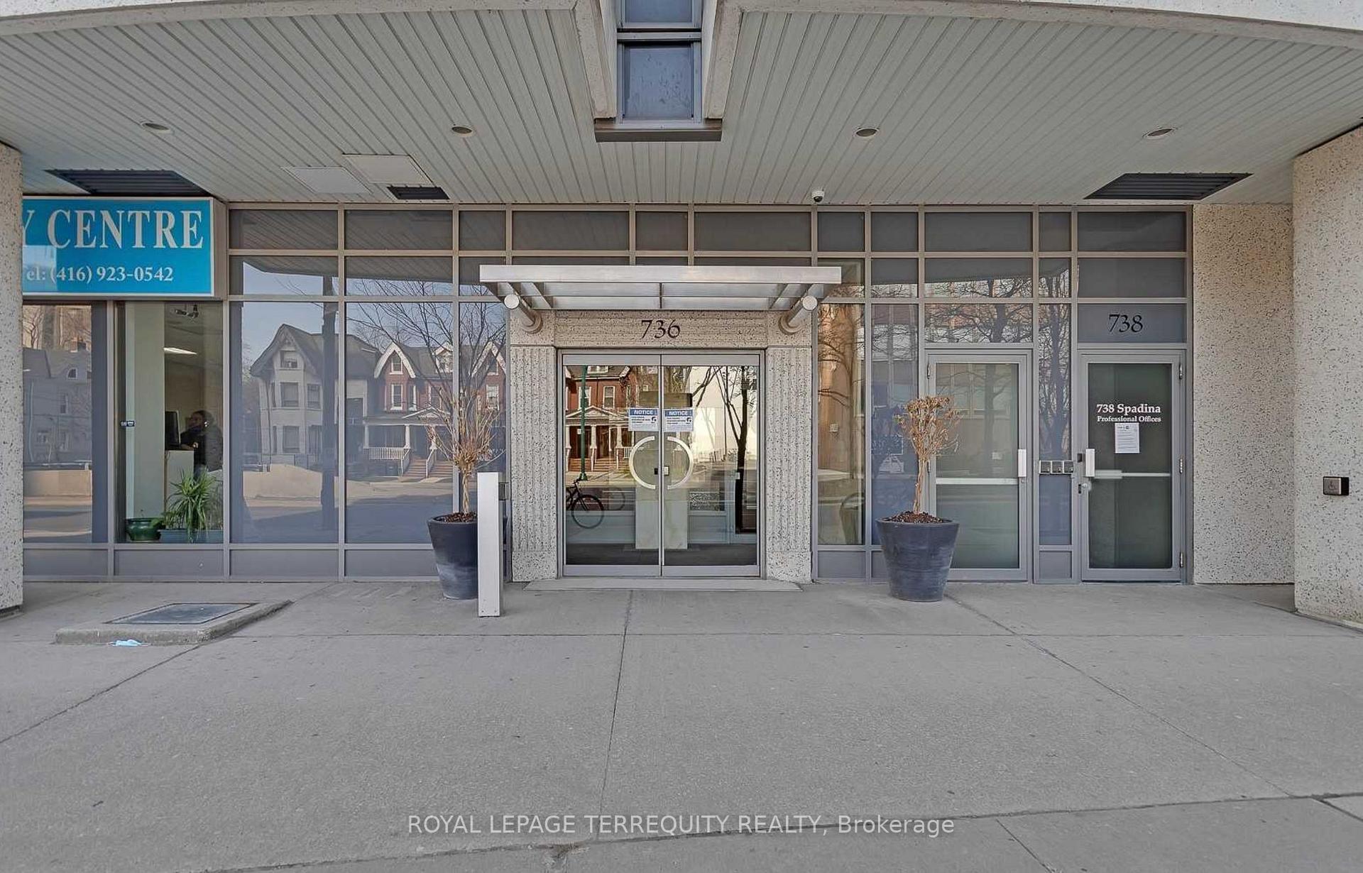 Photo 2 of Unit 1011, 736 Spadina Avenue, Toronto, University — HOMEH