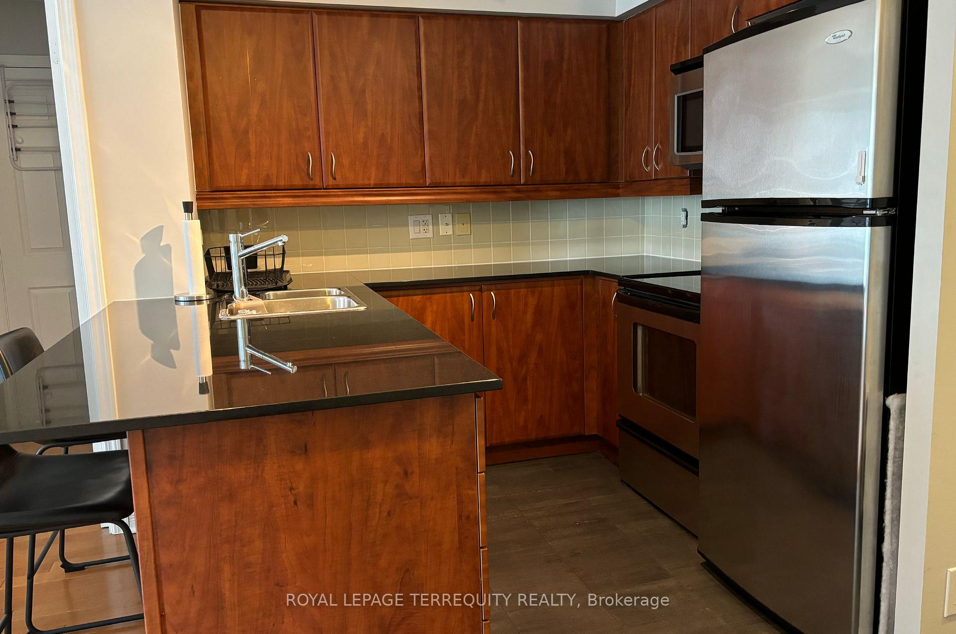 Photo 7 of Unit 1011, 736 Spadina Avenue, Toronto, University — HOMEH