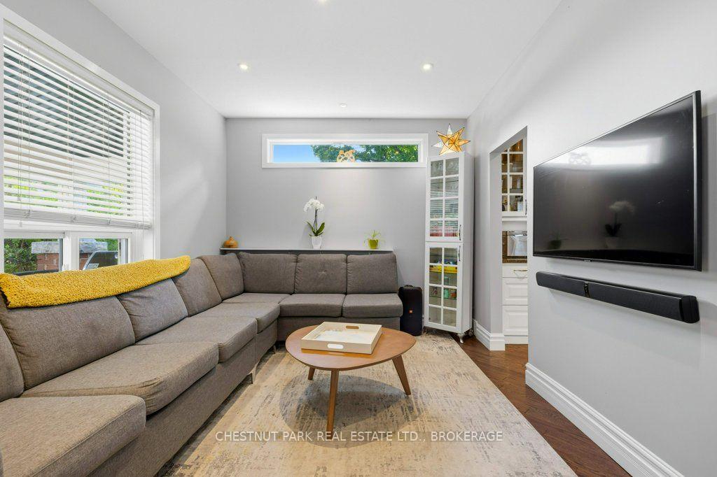 Photo 5 of 318 York Street, Kingston, East of Sir John A. Blvd — HOMEH