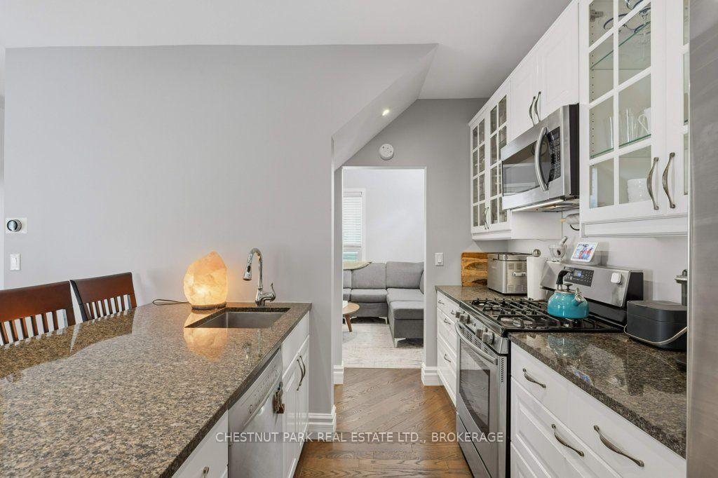 Photo 8 of 318 York Street, Kingston, East of Sir John A. Blvd — HOMEH