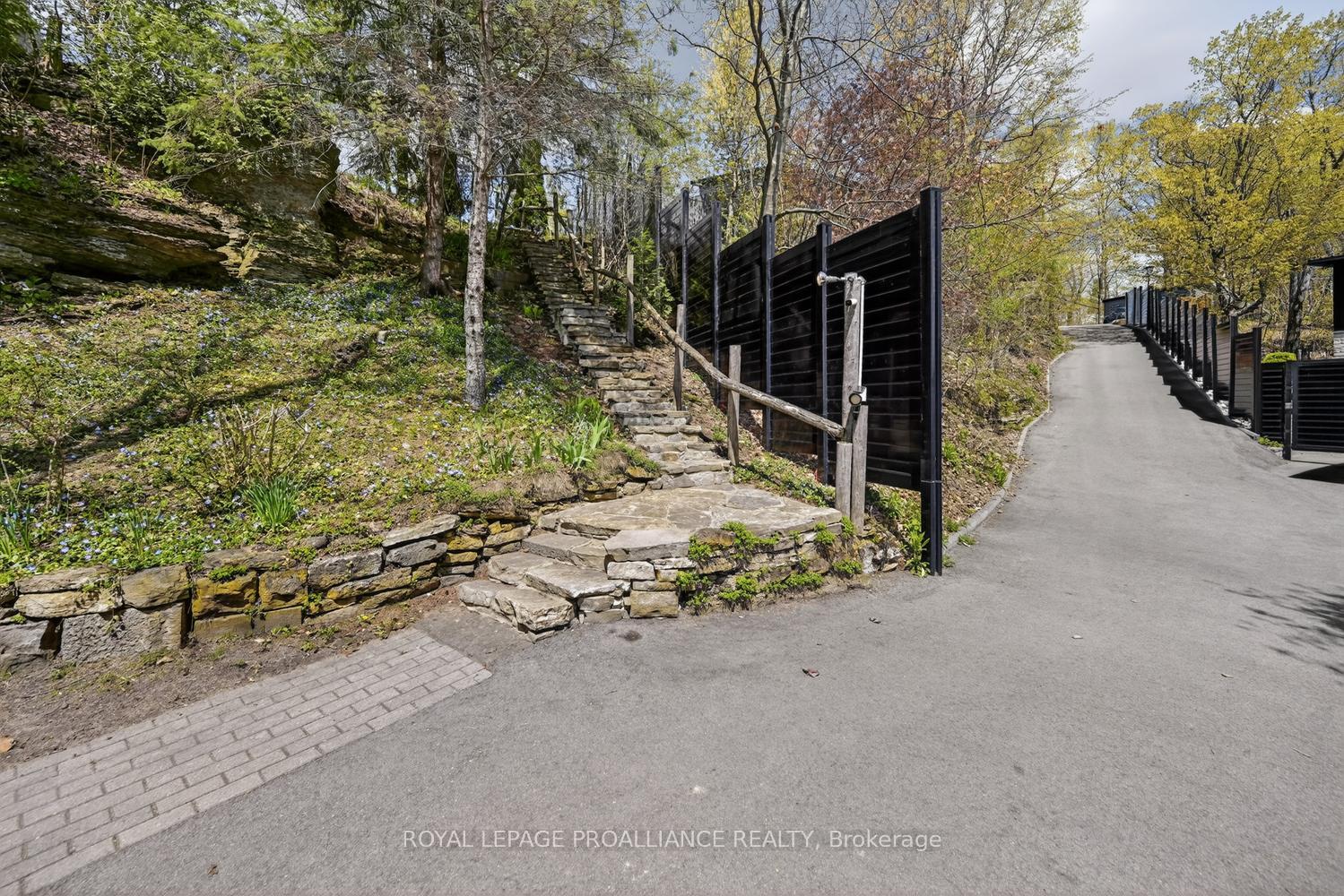 Photo 43 of 233 Brockmere Cliff Drive, Elizabethtown-Kitley, Elizabethtown Kitley (Old Kitley) Twp — HOMEH