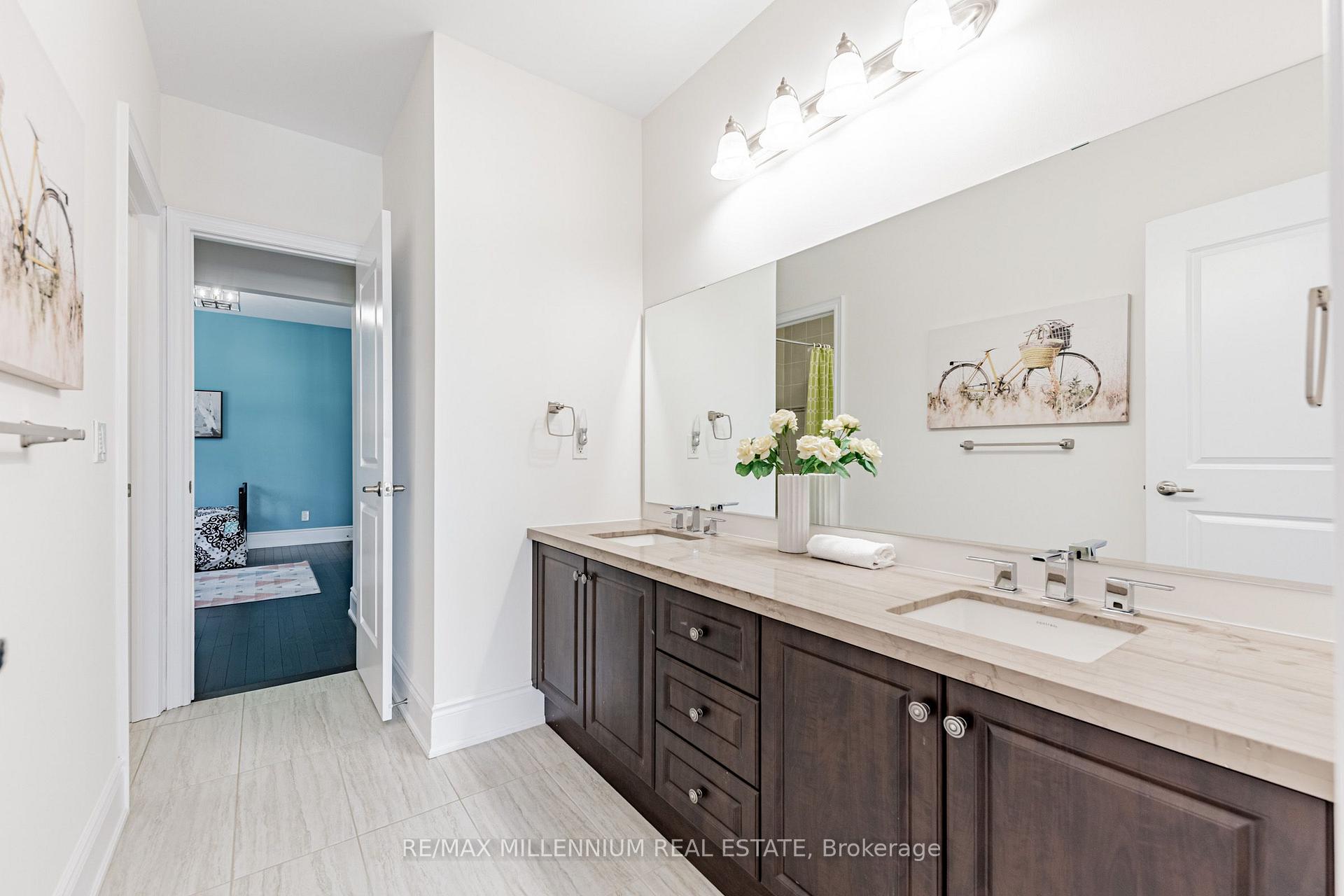 Photo 9 of 175 Woodgate Pines Drive, Vaughan, Kleinburg — HOMEH