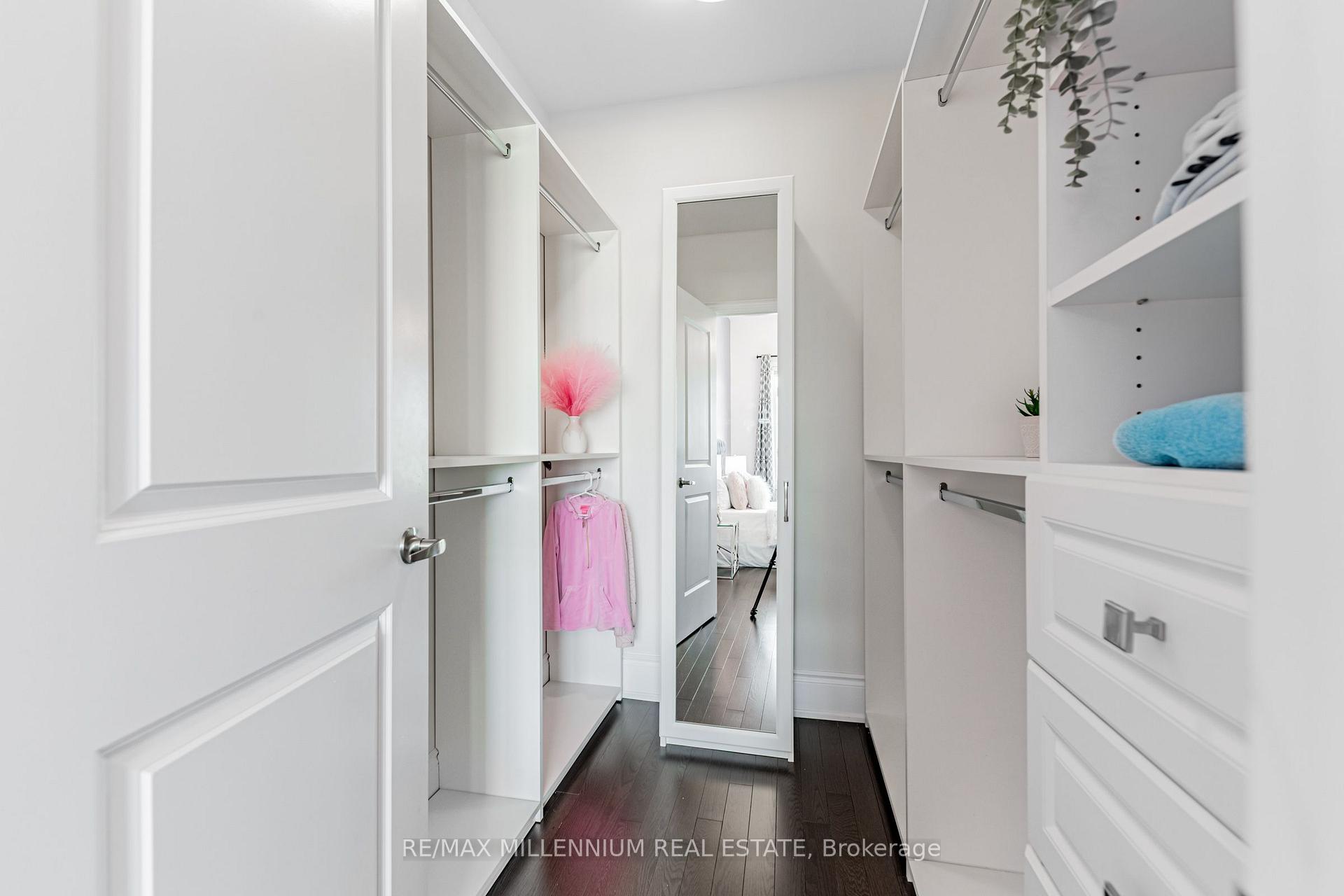 Photo 12 of 175 Woodgate Pines Drive, Vaughan, Kleinburg — HOMEH