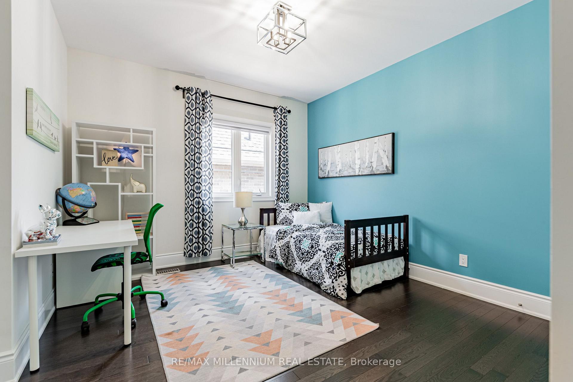 Photo 14 of 175 Woodgate Pines Drive, Vaughan, Kleinburg — HOMEH