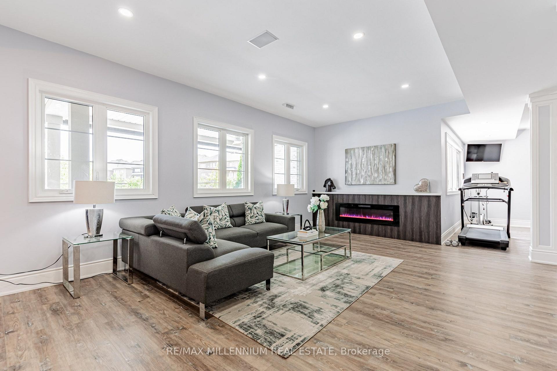 Photo 24 of 175 Woodgate Pines Drive, Vaughan, Kleinburg — HOMEH