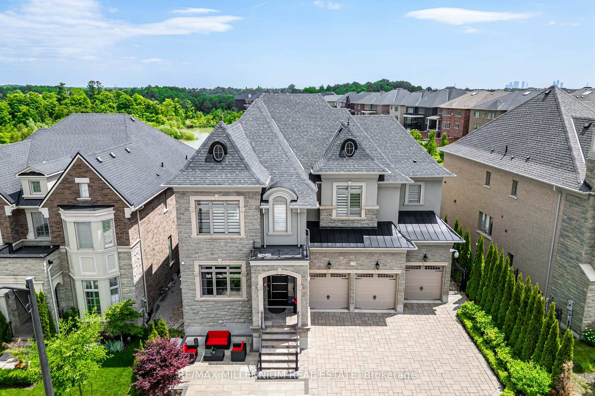 Photo 40 of 175 Woodgate Pines Drive, Vaughan, Kleinburg — HOMEH