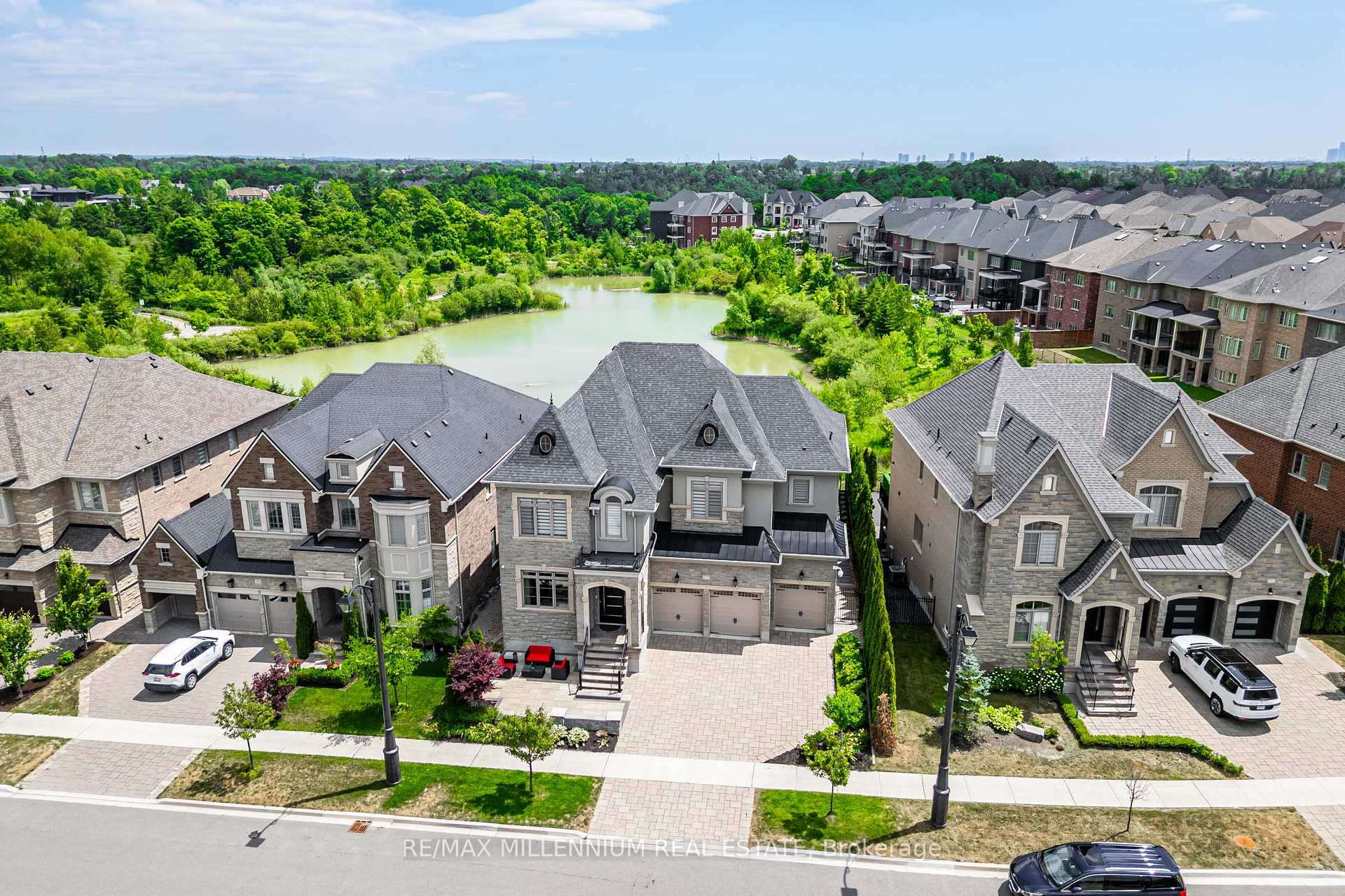 Photo 42 of 175 Woodgate Pines Drive, Vaughan, Kleinburg — HOMEH