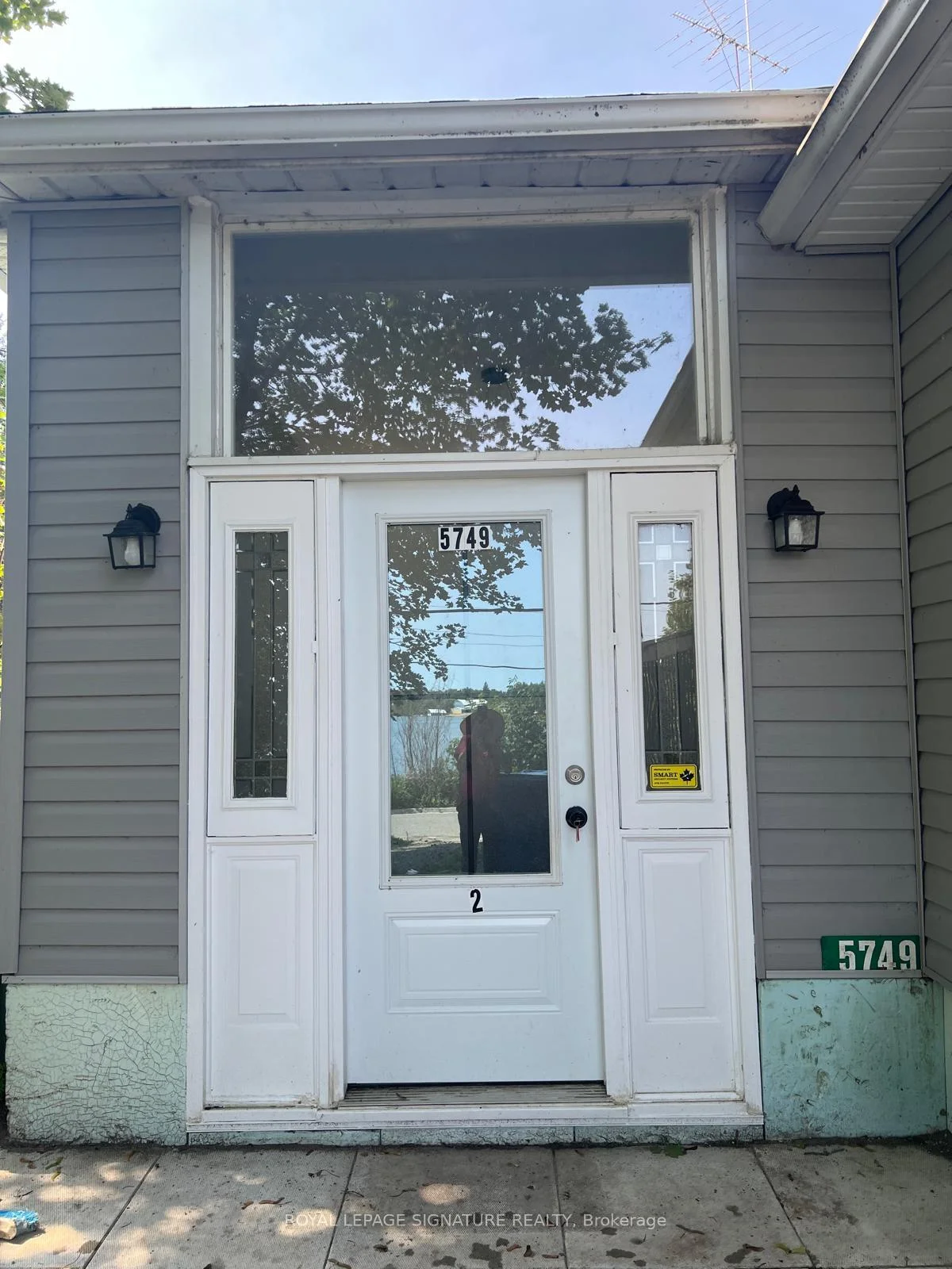 Front of Unit 2, 5749 Lakeshore Road