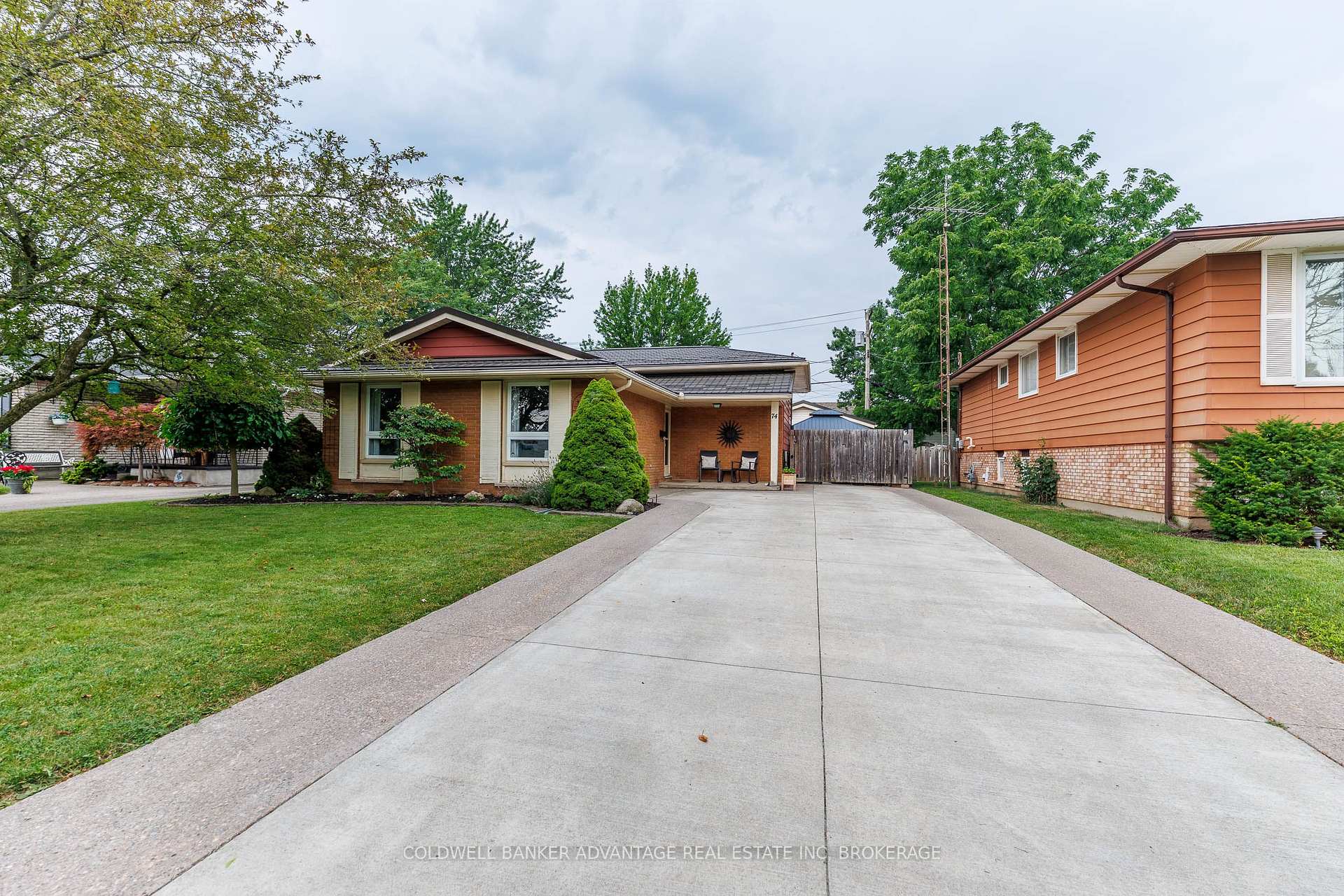Photo 1 of 74 Pinehurst Drive, Welland, N. Welland — HOMEH