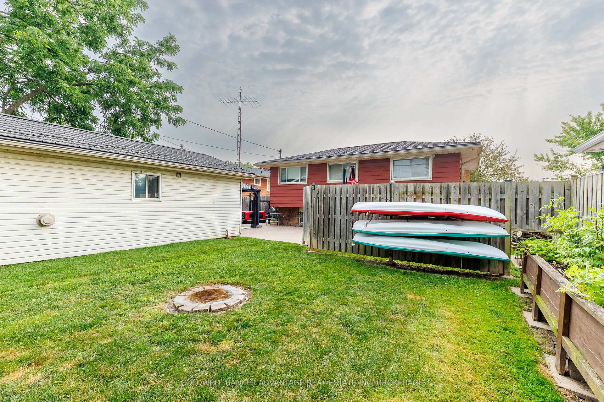 Photo 9 of 74 Pinehurst Drive, Welland, N. Welland — HOMEH