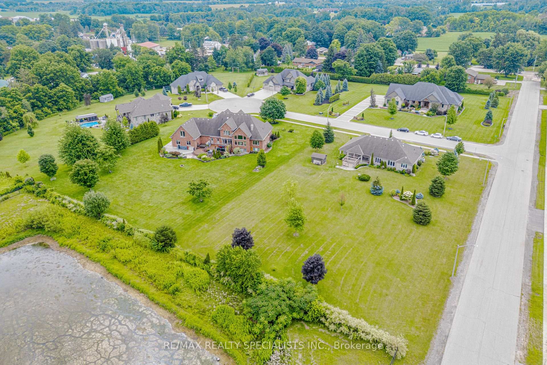 Photo 44 of 7 Snyder Court, Norwich, Burgessville — HOMEH