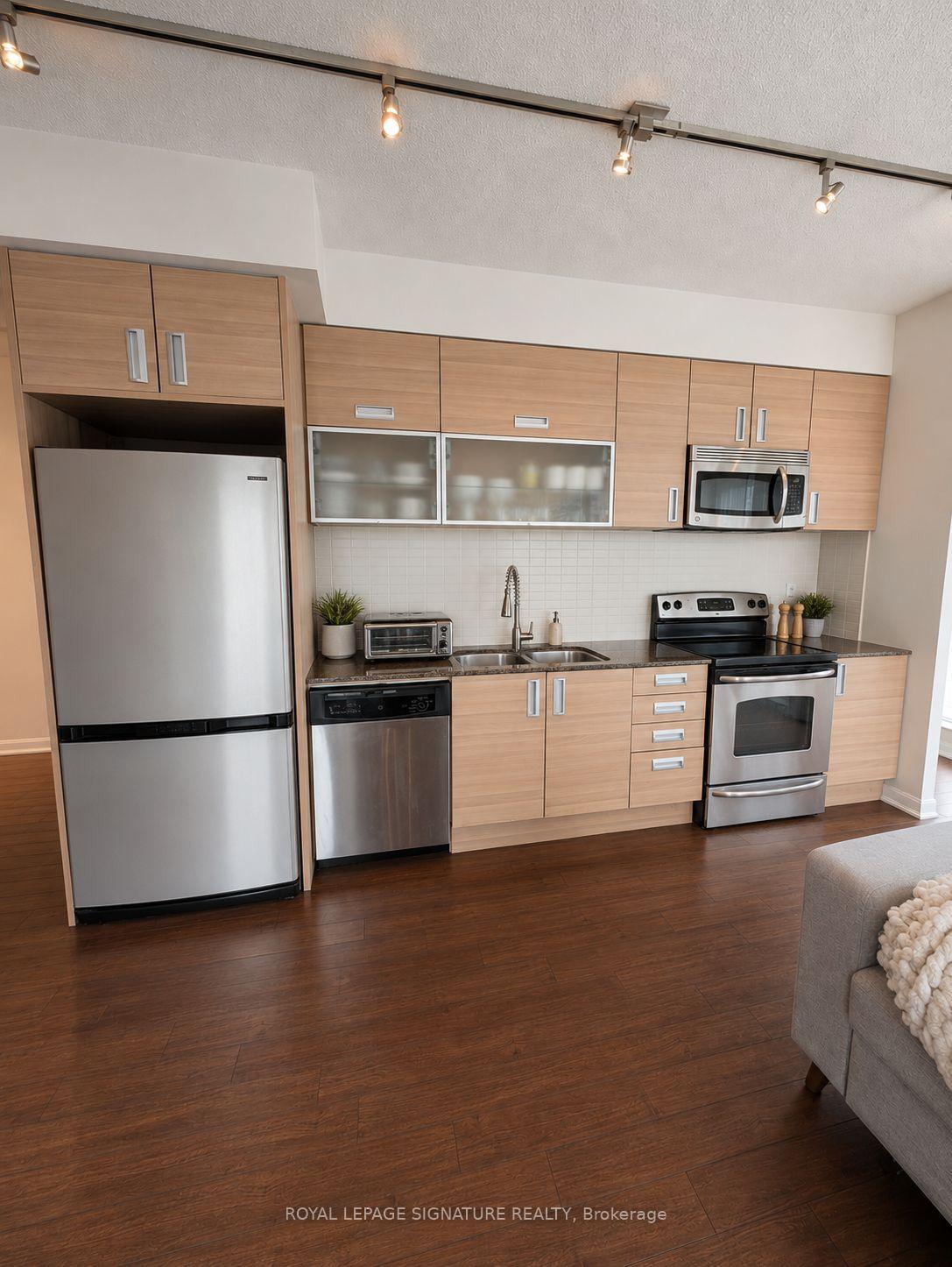 Photo 3 of Unit 1010, 205 Frederick Street, Toronto, Moss Park — HOMEH