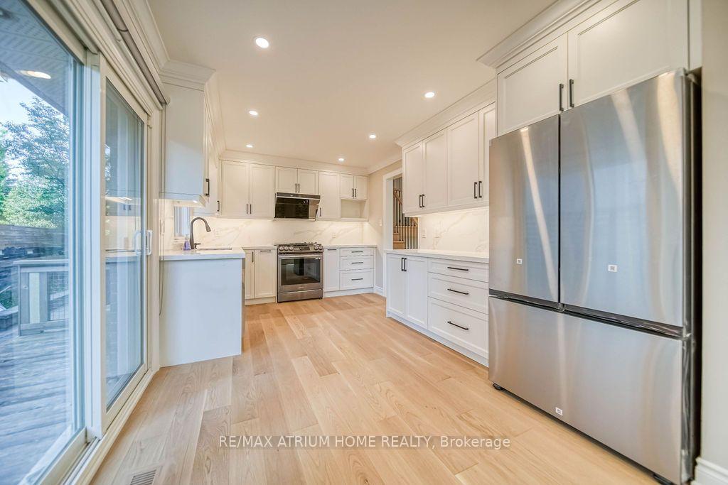 Photo 5 of 4 Palomino Crescent, North York, Bayview Village — HOMEH