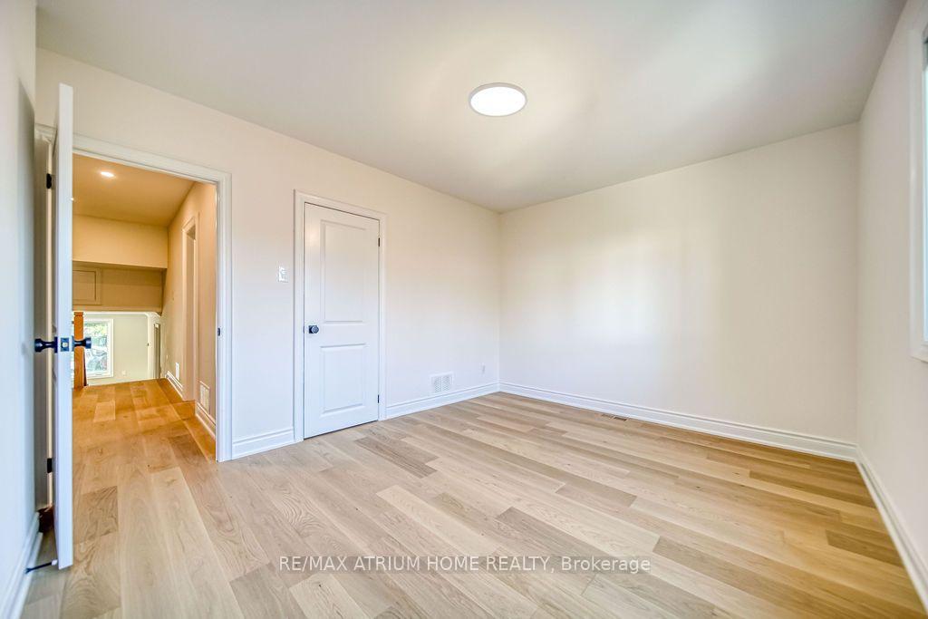 Photo 11 of 4 Palomino Crescent, North York, Bayview Village — HOMEH